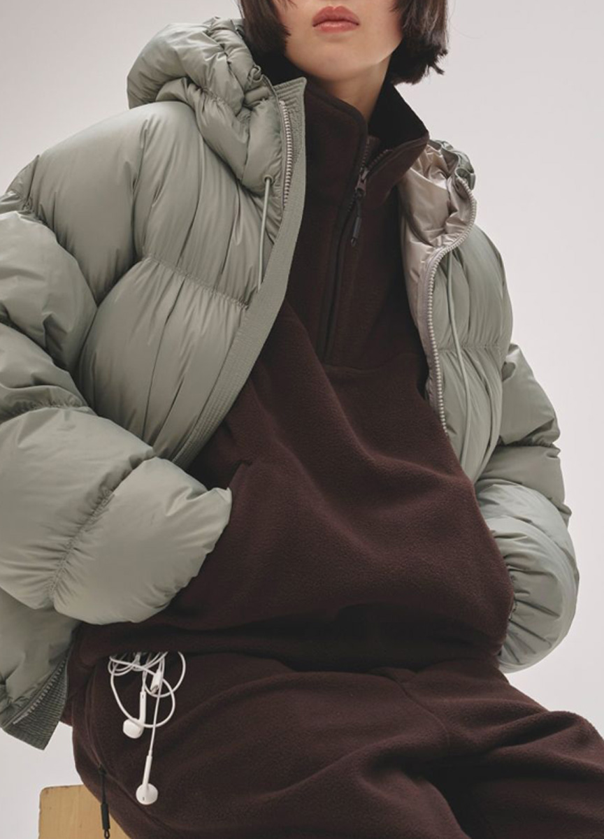 輕柔絨面半拉鍊上衣(附圍巾)